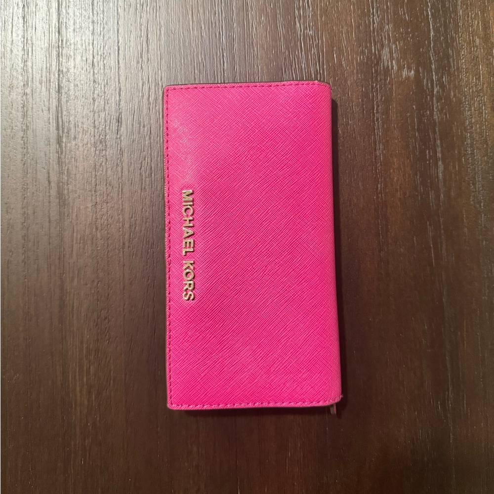 Michael kors pink wallet